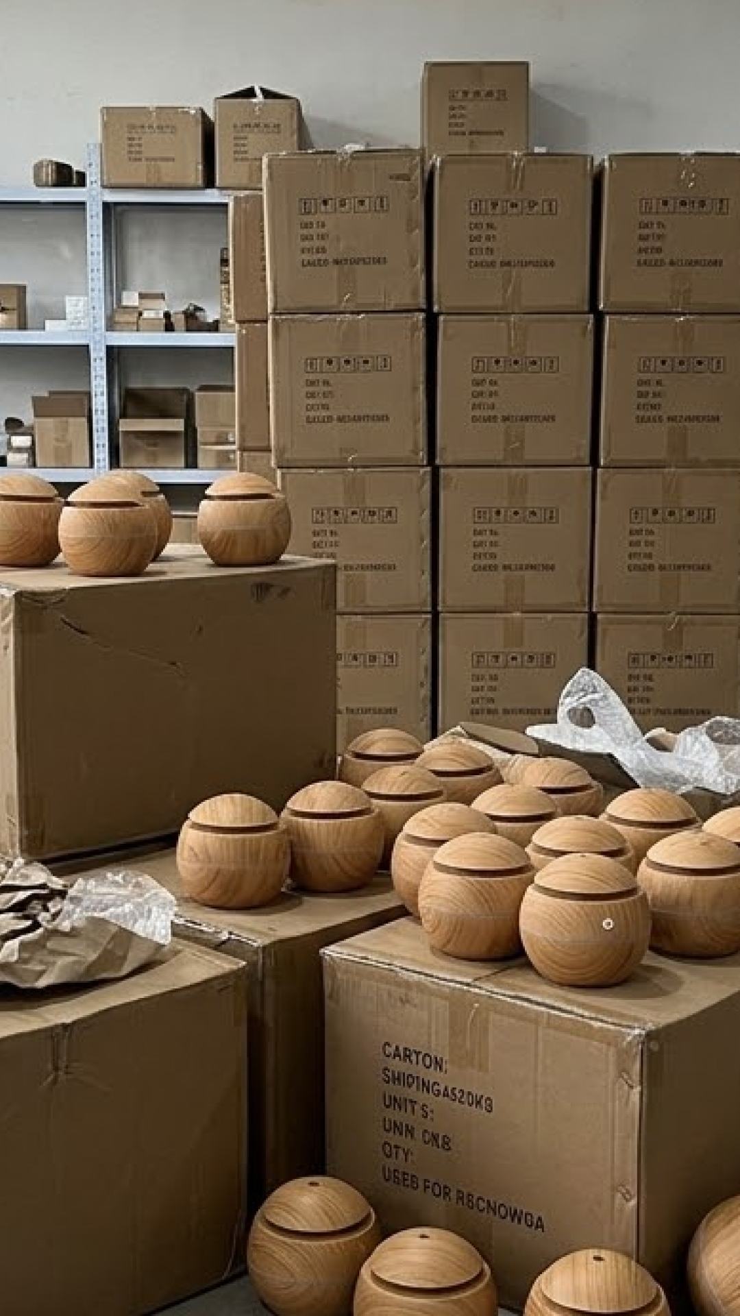 Wooden aroma diffusers in boxes